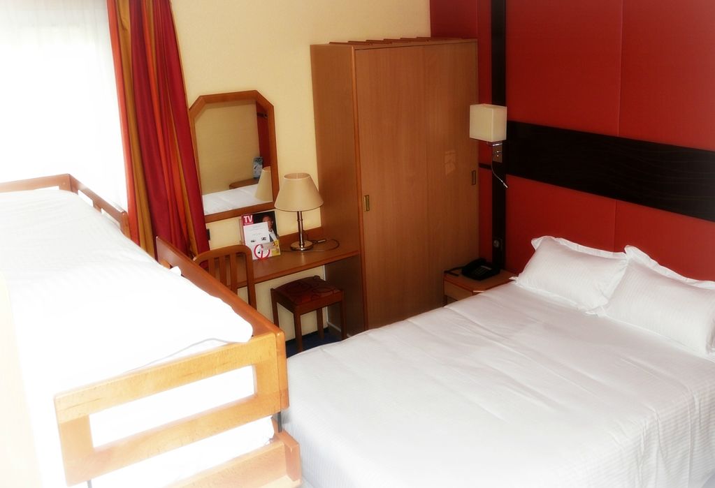 Kyriad Nantes Sud - Bouaye Aeroport Room photo